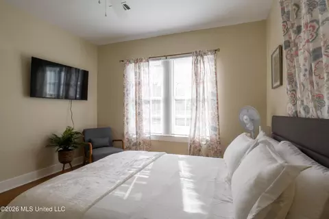 Bedroom - 522 Taylor St, Jackson, MS 39216 photo 6 of 6
