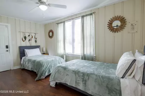Bedroom - 522 Taylor St, Jackson, MS 39216 photo 1 of 6