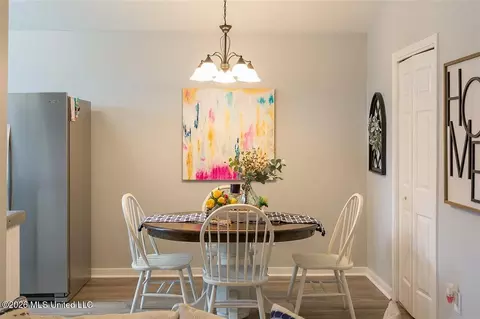 Dining - 481 Mockingbird Cir, Brandon, MS 39047 photo 2 of 2
