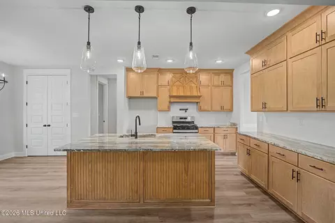 Kitchen - 8130 Soaring Oaks Dr, Walls, MS 38680 photo 1 of 5
