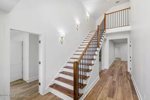 Entry Way - 6430 Manship Rd, Brandon, MS 39047 photo 5 of 9