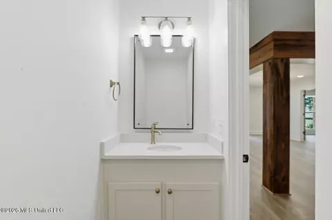 Bath - 6430 Manship Rd, Brandon, MS 39047 photo 1 of 14