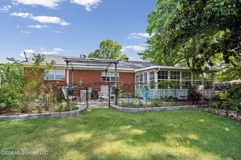 Exterior - 401 Black Bear Cv, Hernando, MS 38632 photo 6 of 14