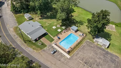 Exterior - 401 Black Bear Cv, Hernando, MS 38632 photo 13 of 14