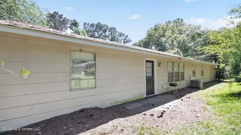 Exterior - 5706-5708 Orchard View Dr, Jackson, MS 39211 photo 1 of 3