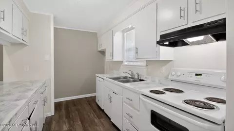 Kitchen - 5706-5708 Orchard View Dr, Jackson, MS 39211 photo 1 of 1