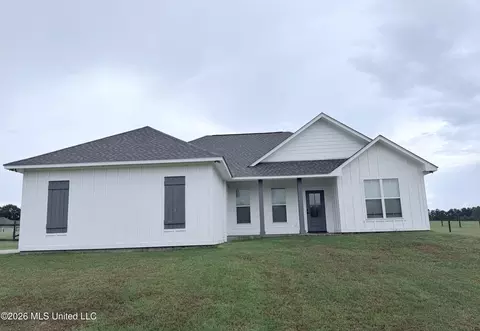40 Theodore Dr, Poplarville, MS 39470