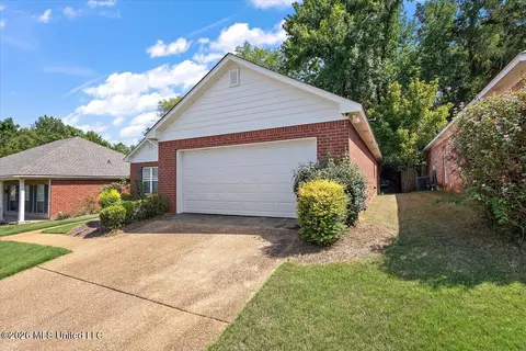 Exterior - 2003 Rolling Hill Dr, Brandon, MS 39042 photo 2 of 9