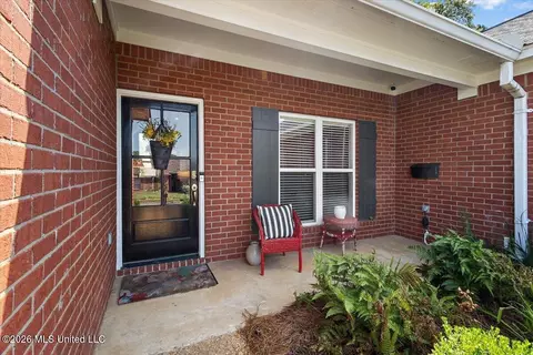 Exterior - 2003 Rolling Hill Dr, Brandon, MS 39042 photo 4 of 9