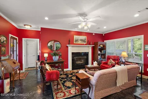 Living - 2003 Rolling Hill Dr, Brandon, MS 39042 photo 1 of 2