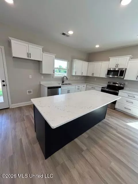 Kitchen - 6070 E River Birch Rd, Walls, MS 38680 photo 1 of 1