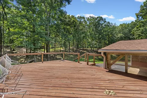 Exterior - 867 Green Acres Dr, Hernando, MS 38632 photo 6 of 9