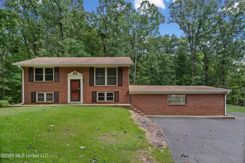 Exterior - 867 Green Acres Dr, Hernando, MS 38632 photo 3 of 9