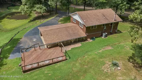 Exterior - 867 Green Acres Dr, Hernando, MS 38632 photo 8 of 9