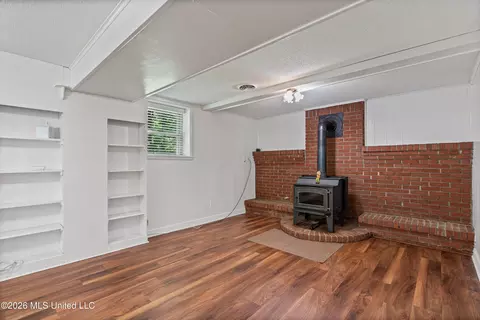 Living - 867 Green Acres Dr, Hernando, MS 38632 photo 1 of 4
