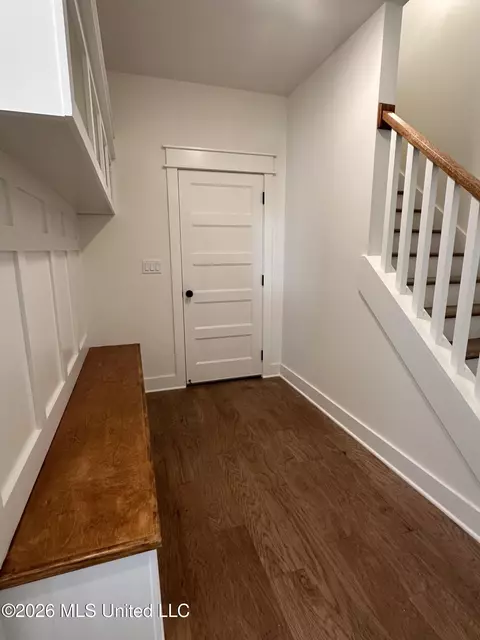 Entry Way - 4280 Edison Dr, Nesbit, MS 38651 photo 4 of 5