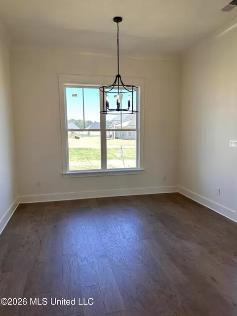 Dining - 4280 Edison Dr, Nesbit, MS 38651 photo 3 of 3