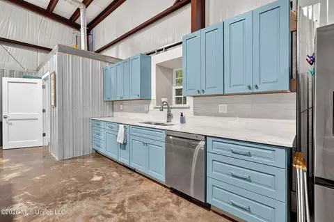 Kitchen - 90 Boaz Pl, Picayune, MS 39466 photo 3 of 4