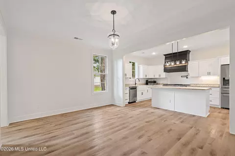 Dining - 2133 Timber Ln, Hernando, MS 38632 photo 1 of 1