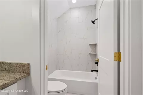 Bath - 2133 Timber Ln, Hernando, MS 38632 photo 5 of 5