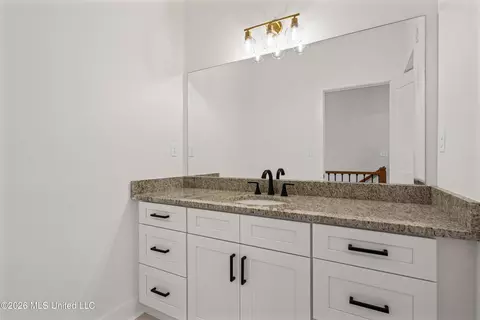Bath - 2133 Timber Ln, Hernando, MS 38632 photo 4 of 5