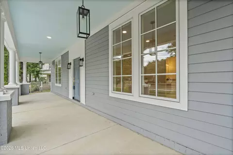 Exterior - 2133 Timber Ln, Hernando, MS 38632 photo 3 of 7
