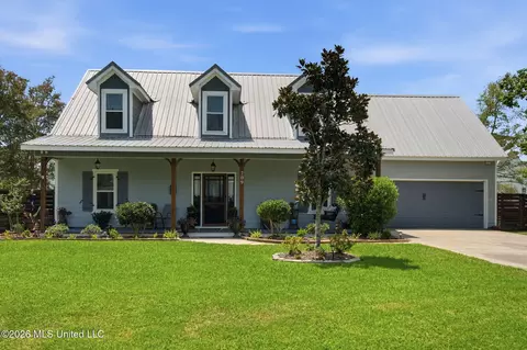 209 Blue Heron Cv, Waveland, MS 39576