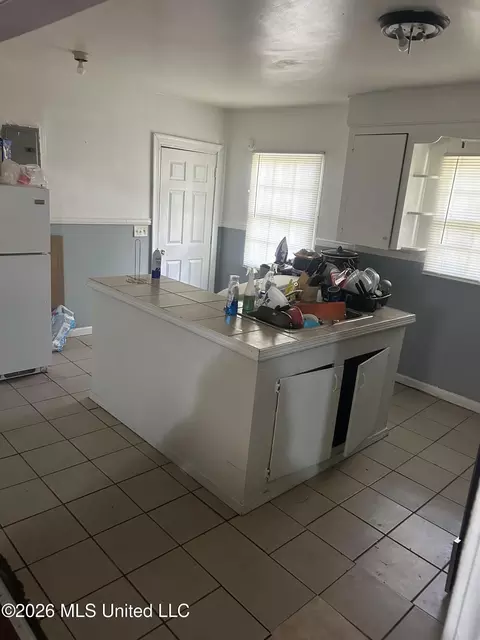Kitchen - 728 Dorgan St, Jackson, MS 39204 photo 1 of 2