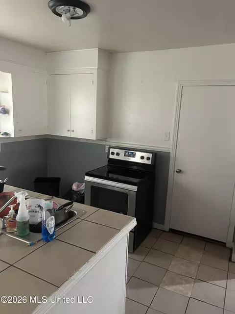 Kitchen - 728 Dorgan St, Jackson, MS 39204 photo 2 of 2