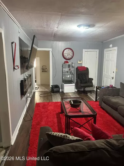 Living - 728 Dorgan St, Jackson, MS 39204 photo 1 of 1