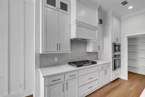 Kitchen - 118 Mission Park Dr, Madison, MS 39110 photo 2 of 2