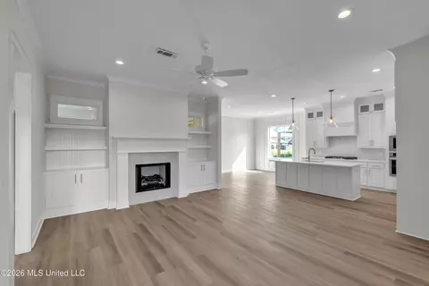 Living - 118 Mission Park Dr, Madison, MS 39110 photo 1 of 3