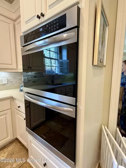 Kitchen - 809 Beaumont Dr, Madison, MS 39110 photo 3 of 4