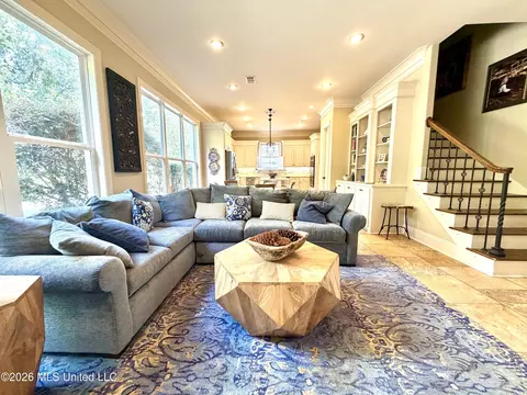 Living - 809 Beaumont Dr, Madison, MS 39110 photo 1 of 6