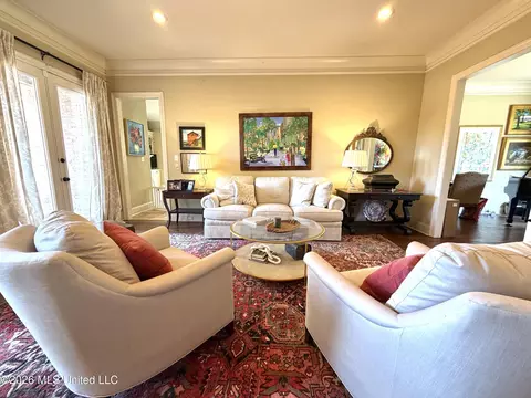 Living - 809 Beaumont Dr, Madison, MS 39110 photo 4 of 6
