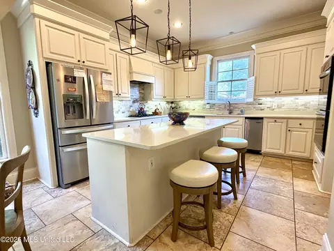 Kitchen - 809 Beaumont Dr, Madison, MS 39110 photo 2 of 4