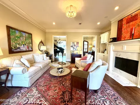 Living - 809 Beaumont Dr, Madison, MS 39110 photo 5 of 6