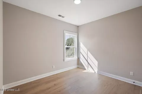 Bedroom - 292 Wells Dr, Hernando, MS 38632 photo 3 of 7