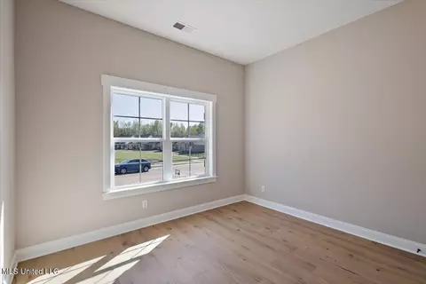 Bedroom - 292 Wells Dr, Hernando, MS 38632 photo 5 of 7