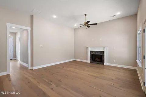 Living - 292 Wells Dr, Hernando, MS 38632 photo 1 of 1