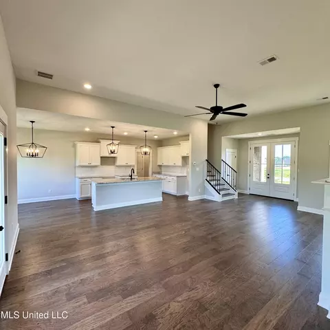 Living - 7650 Thomas Riley St, Hernando, MS 38632 photo 5 of 6