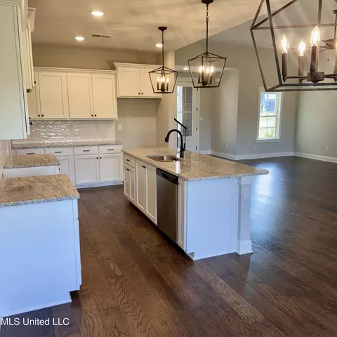 Kitchen - 7650 Thomas Riley St, Hernando, MS 38632 photo 1 of 6