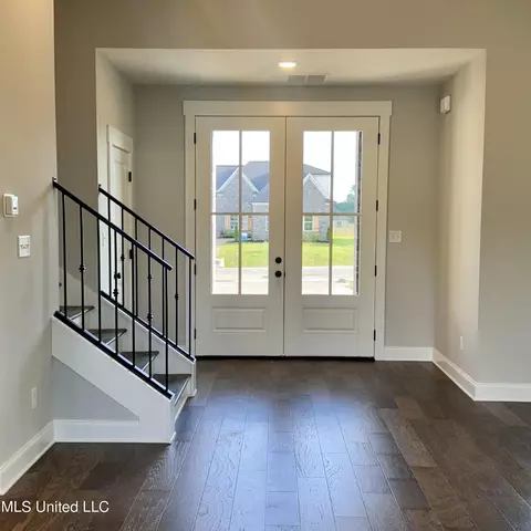 Entry Way - 7650 Thomas Riley St, Hernando, MS 38632 photo 3 of 4