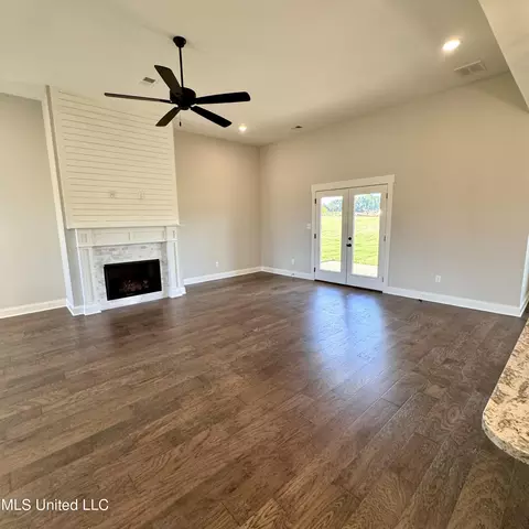 Living - 7650 Thomas Riley St, Hernando, MS 38632 photo 1 of 6