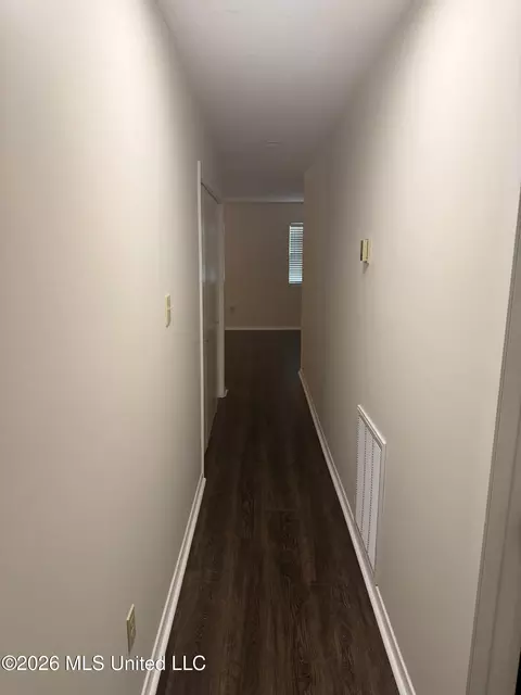 Entry Way - 110 Mccormack Cir, Brandon, MS 39042 photo 1 of 1