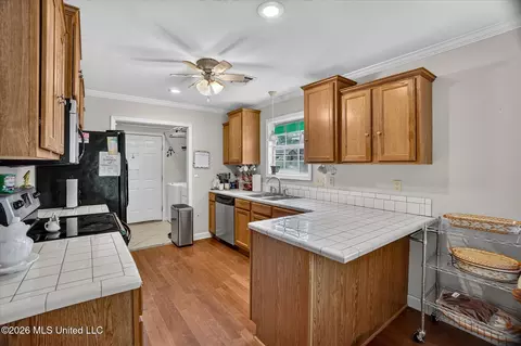 Kitchen - 9528 Poni Pl, Diamondhead, MS 39525 photo 1 of 2
