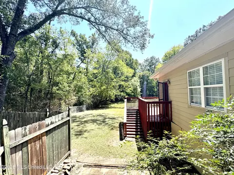 Exterior - 511 Mccluer Rd, Jackson, MS 39212 photo 3 of 5