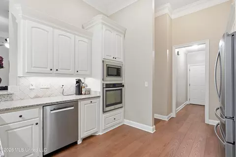Entry Way - 446 Edgewood Xing, Brandon, MS 39042 photo 3 of 3