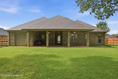 Exterior - 446 Edgewood Xing, Brandon, MS 39042 photo 4 of 4