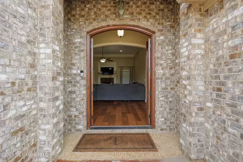 Entry Way - 446 Edgewood Xing, Brandon, MS 39042 photo 1 of 3